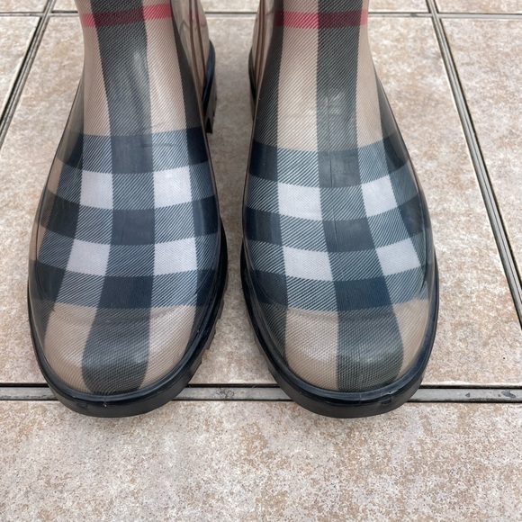 Burberry Nova Check Rubber Boots - Picture 4 of 16